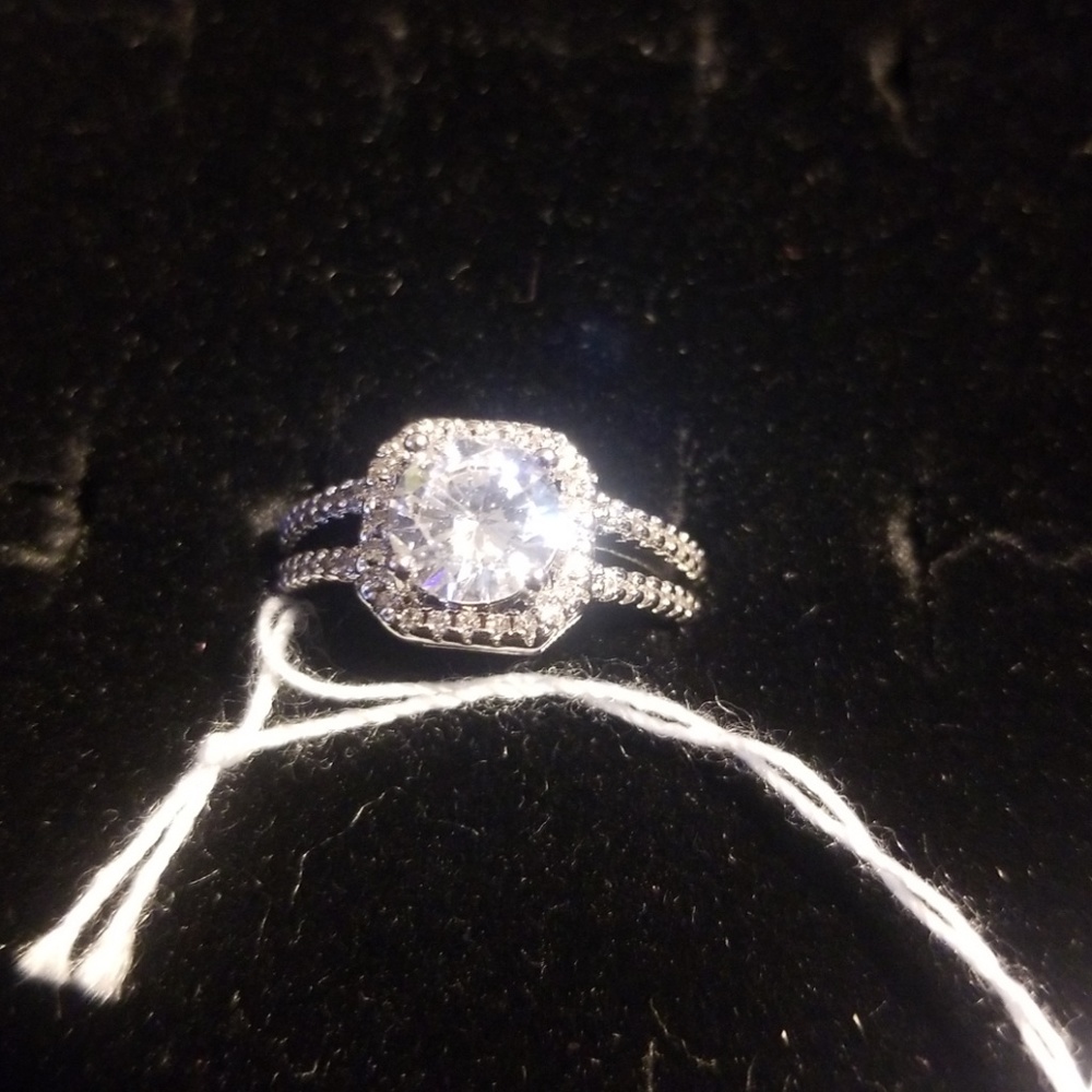 Square Halo ring